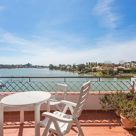 Sleeps 2 Pool Air Con Wifi Willa *